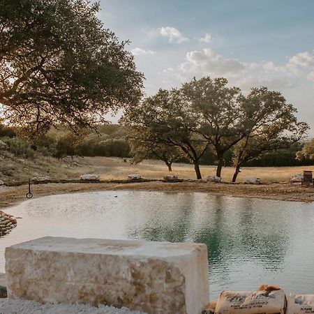 فيلا Hummingbird Haus - Hill Country Views On 20 Acres With Firepit Spring Branch المظهر الخارجي الصورة