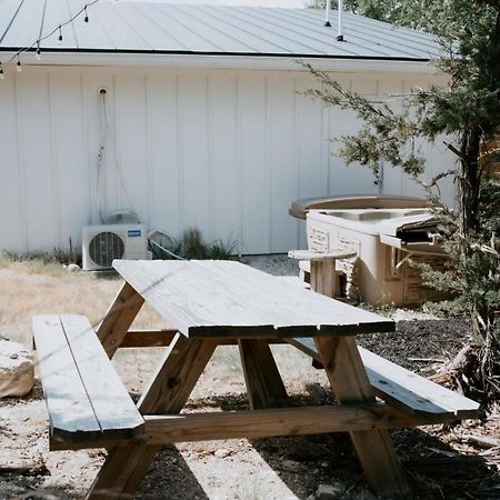 فيلا Hummingbird Haus - Hill Country Views On 20 Acres With Firepit Spring Branch المظهر الخارجي الصورة