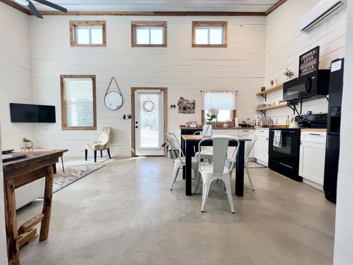 فيلا Hummingbird Haus - Hill Country Views On 20 Acres With Firepit Spring Branch المظهر الخارجي الصورة