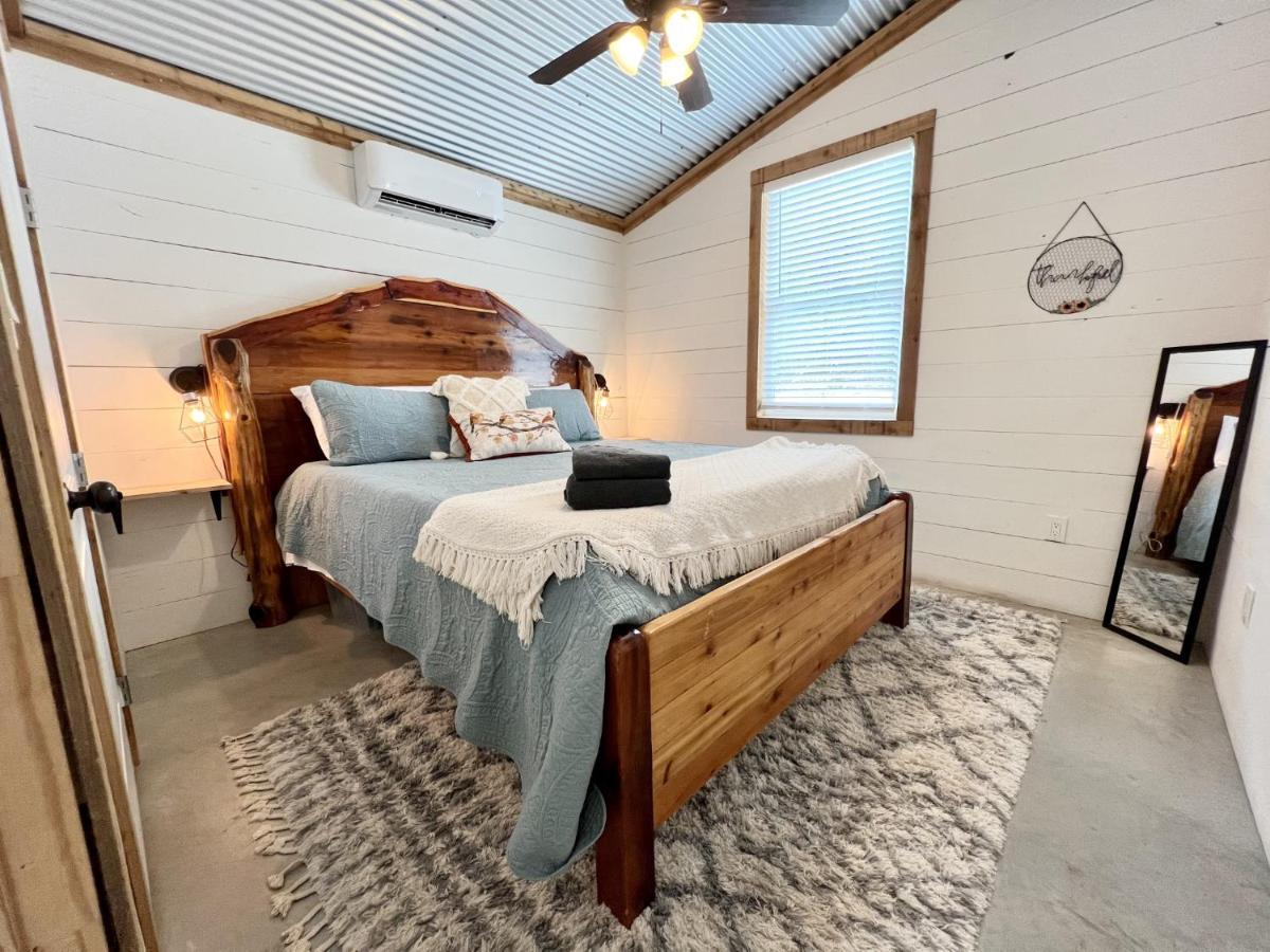 فيلا Hummingbird Haus - Hill Country Views On 20 Acres With Firepit Spring Branch المظهر الخارجي الصورة