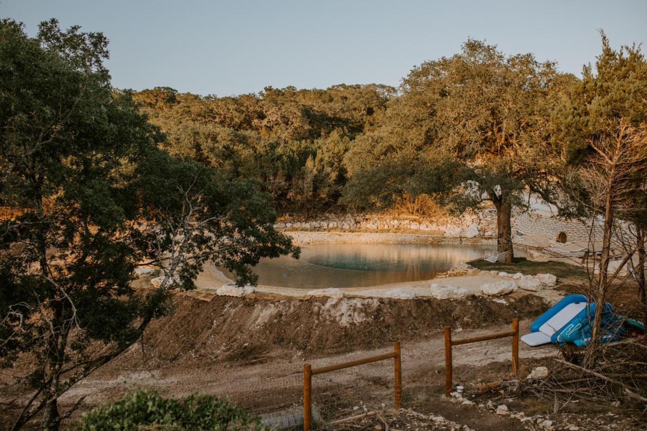 فيلا Hummingbird Haus - Hill Country Views On 20 Acres With Firepit Spring Branch المظهر الخارجي الصورة