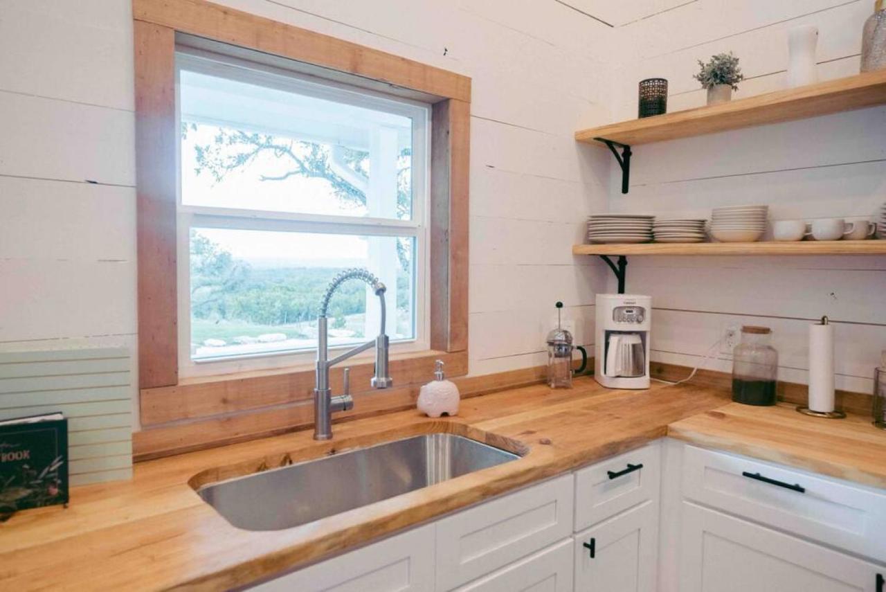 فيلا Hummingbird Haus - Hill Country Views On 20 Acres With Firepit Spring Branch المظهر الخارجي الصورة