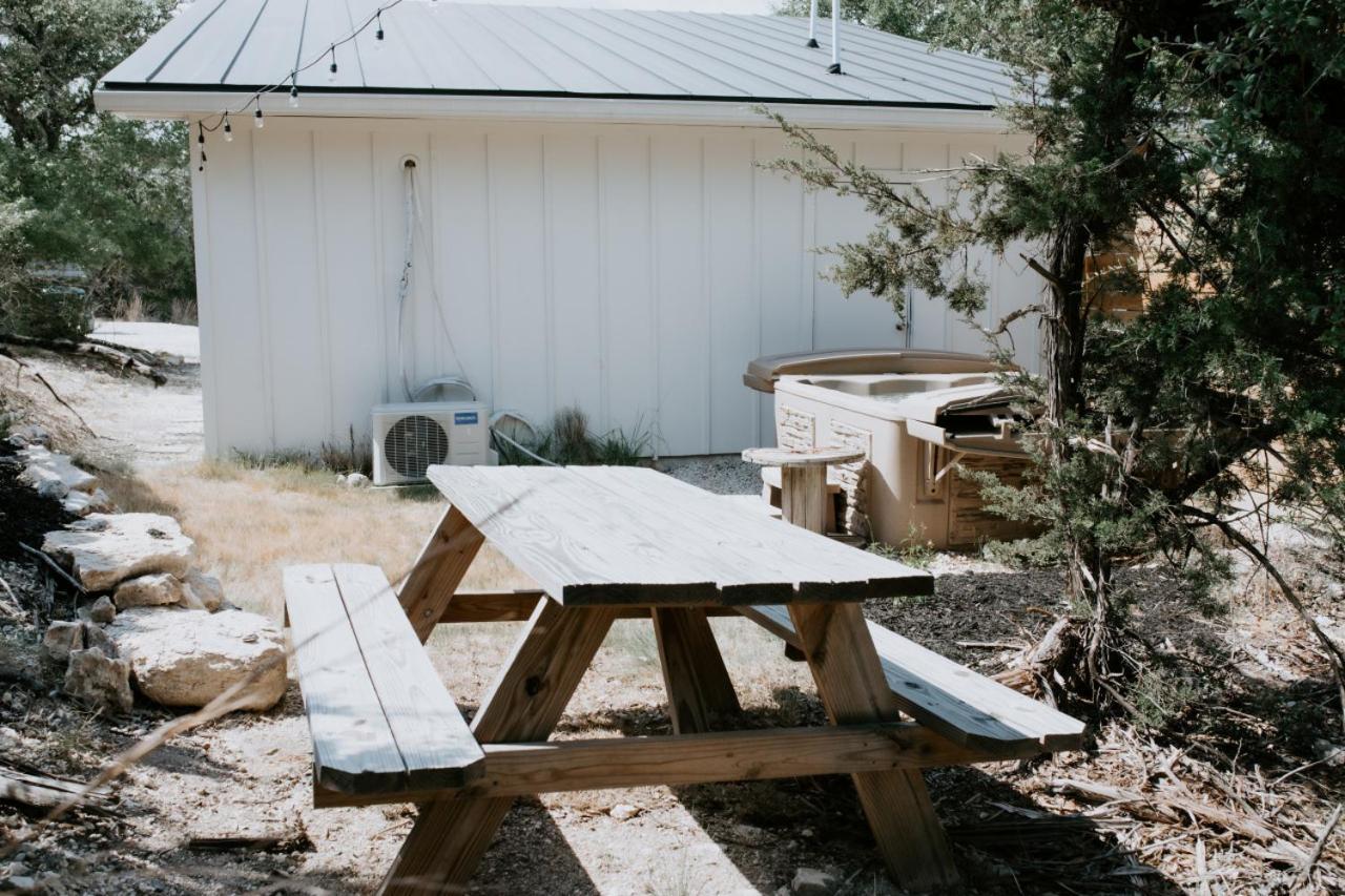 فيلا Hummingbird Haus - Hill Country Views On 20 Acres With Firepit Spring Branch المظهر الخارجي الصورة